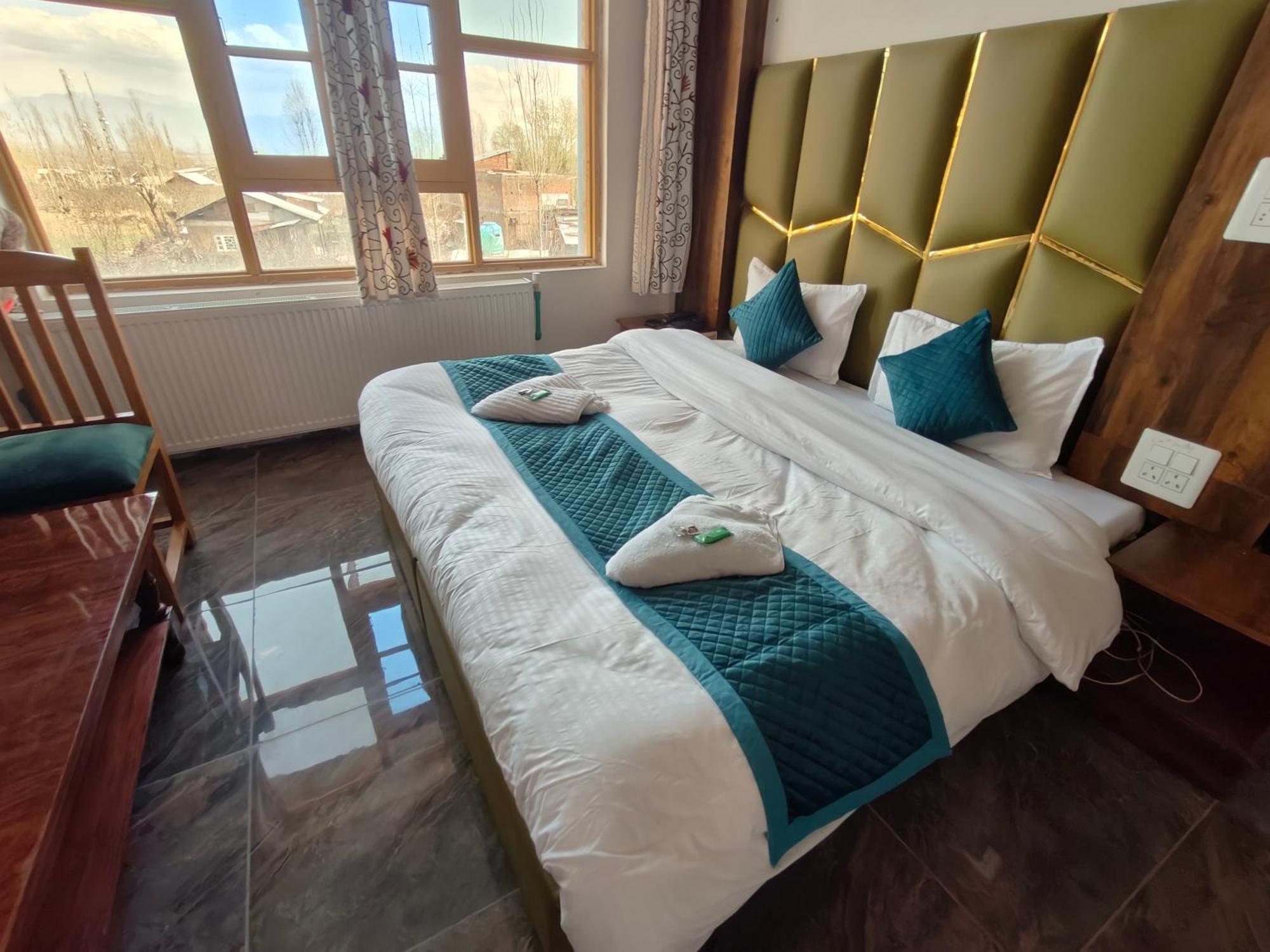 Gulmarg Gs Residency Hotel Bilik gambar